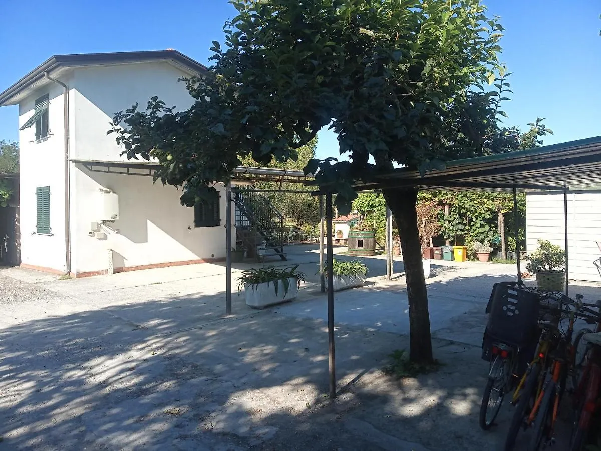 Bed and Breakfast Nonna Piera Marina Di Carrara Frühstückspension