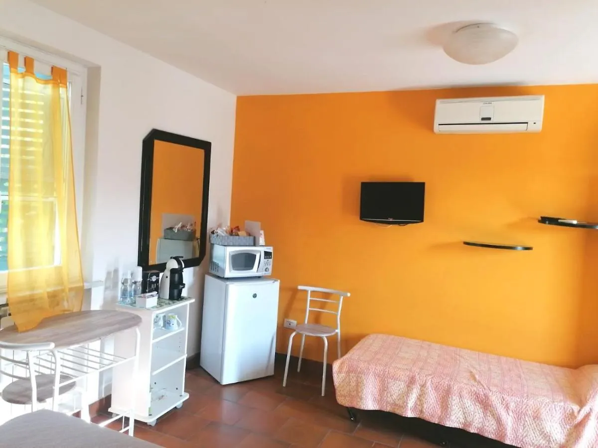 Nonna Piera Bed & Breakfast Marina Di Carrara Italy