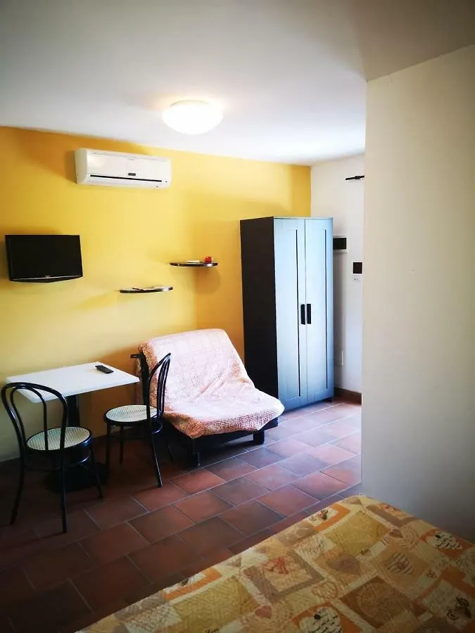 Nonna Piera Bed & Breakfast Marina Di Carrara Italy